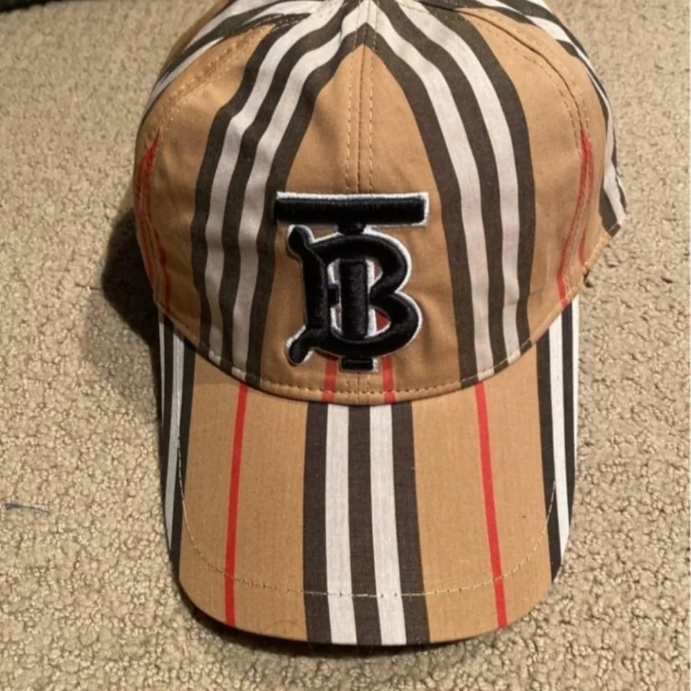 Women's hats - Picture 2 of 4